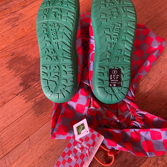 DusenDusen for MoMA unisex Subu Slippers - Picture 5 of 9